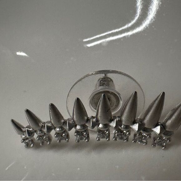 Kendra Scott Laurie Ear Climbers Earrings in Silver - Picture 4 of 6